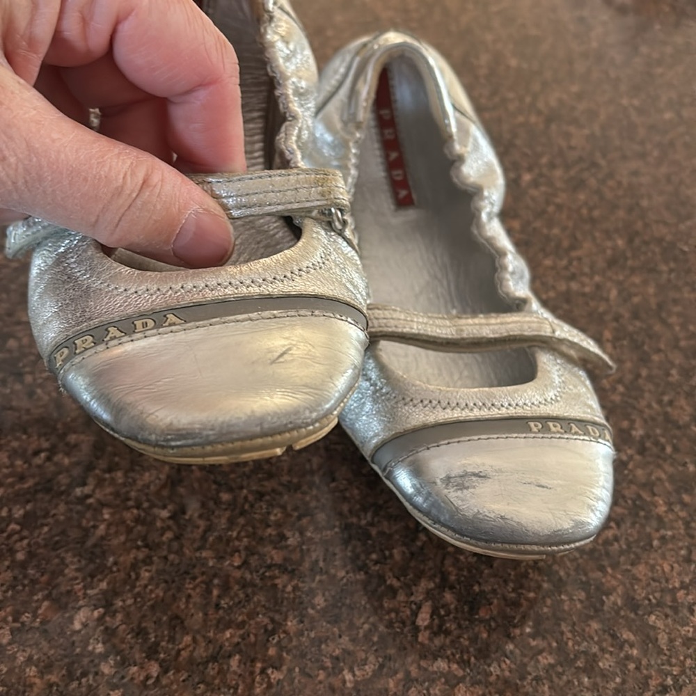 PRADA GIRLS SILVER MARY JANE FLATES-1 - Picture 7 of 13